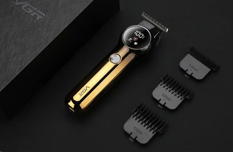 Аккумуляторная машинка для стрижки VGR V-989 от USB с 3 насадками